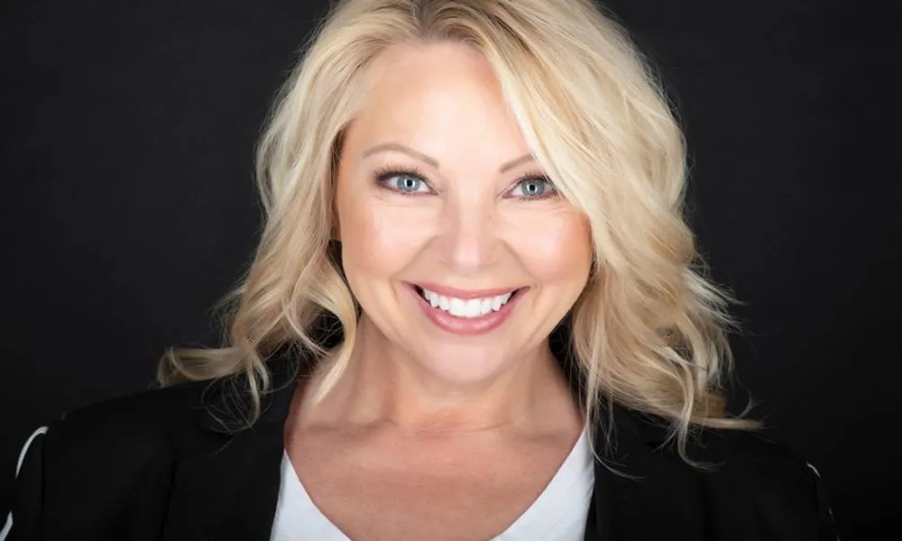 Keeping Executive Headshots Consistent Across Different Schedules
